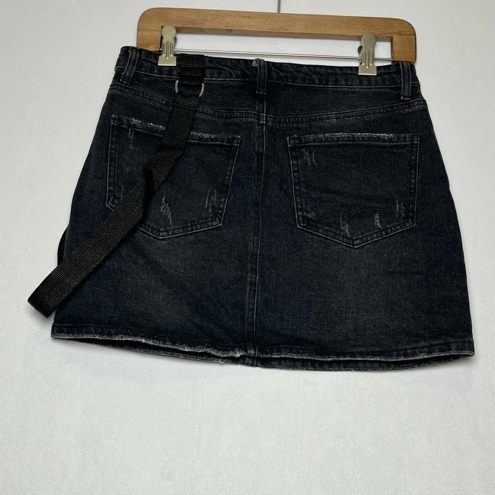 Forever 21 Women”s Black Denim Moto Mini Skirt Sz M Zip Pocket Y2K Whimsigoth